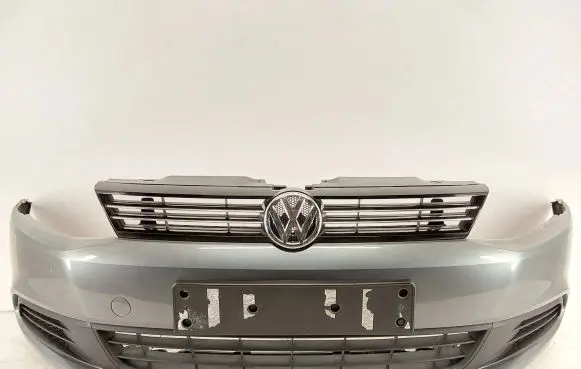 Volkswagen Jetta VI Front bumper 5C6807221B 5C6805903