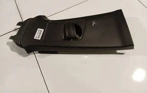 Volvo V40 (B) pillar trim (top) A048001