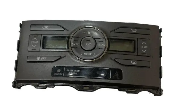 Toyota Auris 150 Climate control unit 5590002221 8J1261102F