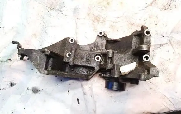 Volkswagen Transporter - Caravelle T5 Engine mounting bracket 03L903146C