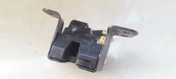 Hyundai Tucson JM Seat back rest lock catch 