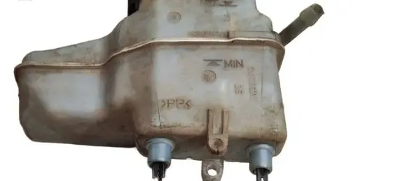 Audi TT TTS Mk2 Brake fluid reservoir 8J2611301 03350890311