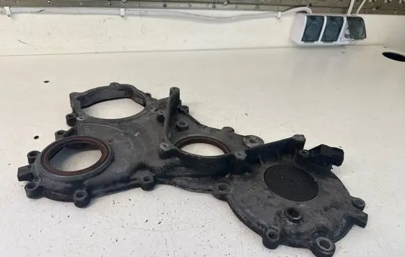 Opel Vivaro Timing chain cover 8200018638
