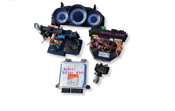 Mercedes-Benz C W204 Engine control unit/module A6519007500 A00064461540