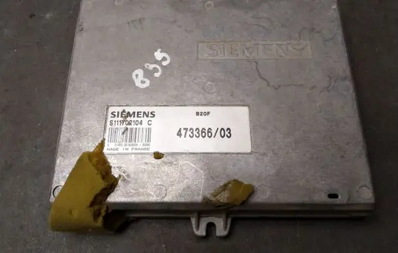 Volvo S40 Engine control unit/module S111702104C 47336603