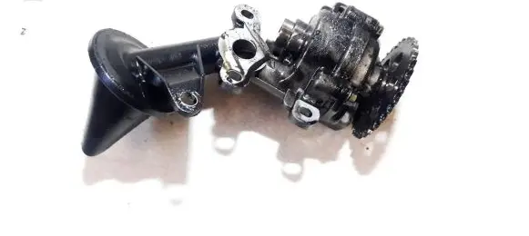 Ford Mondeo Mk III Oil pump 1s7q6600 070905165