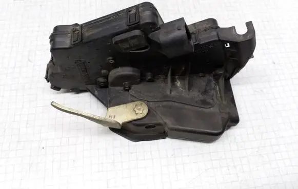 BMW 3 E46 Front door lock 