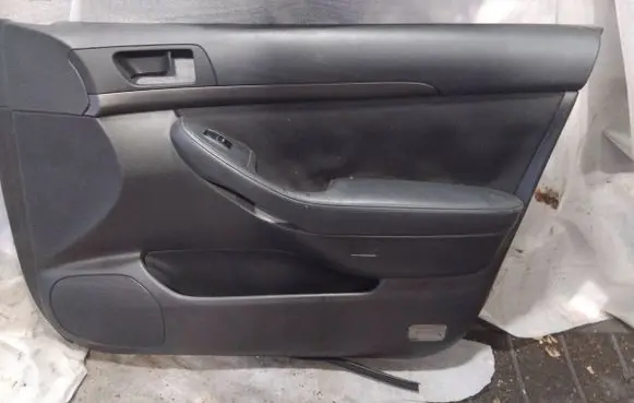 Toyota Avensis T250 Front door card panel trim 30719