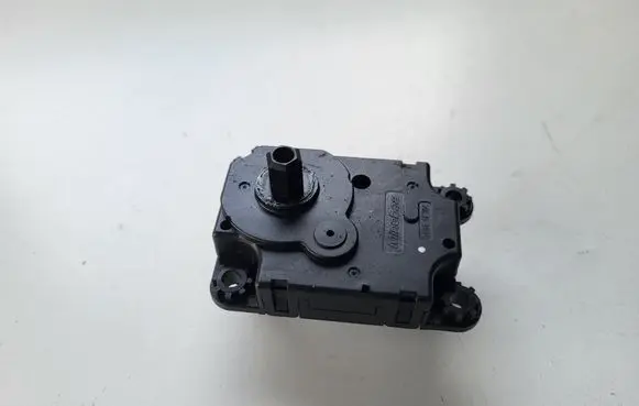 Nissan Qashqai A/C air flow flap actuator/motor 