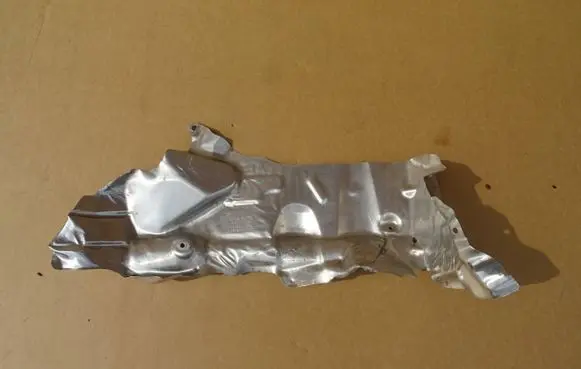 BMW X1 U11 Heat shield in engine bay 6891026 3210 A1995