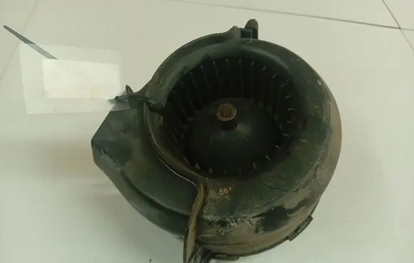 Audi 80 90 B2 Heater fan/blower 321819021A