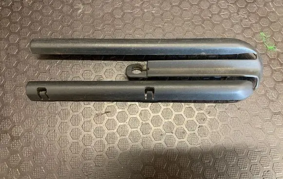 BMW 5 E39 Front passenger seat rail 52108207214