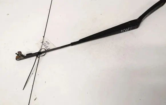 Skoda Octavia Mk2 (1Z) Front wiper blade arm 1z1955409