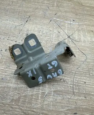 BMW 5 GT F07 Fender mounting bracket 7193425 23310110