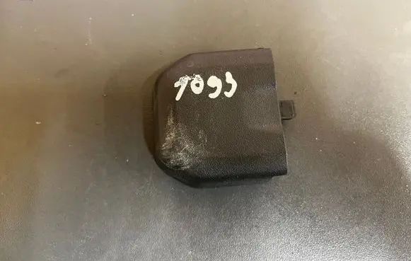 Volvo XC60 Front passenger seat rail trim 8618808