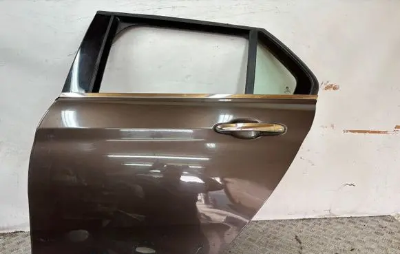 Fiat Tipo Rear door