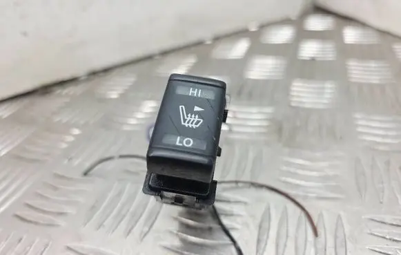Nissan Navara D23 Seat heating switch 