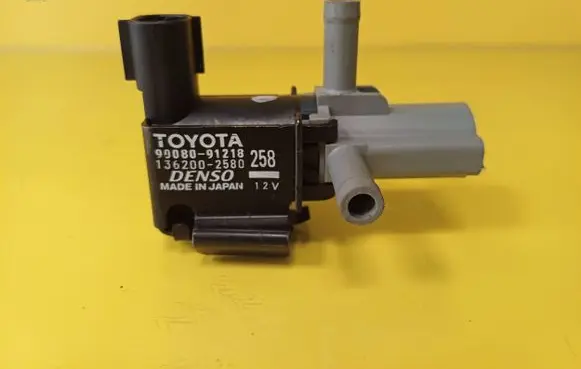 Toyota Corolla E110 Turbo solenoid valve 9008091218 1362002580