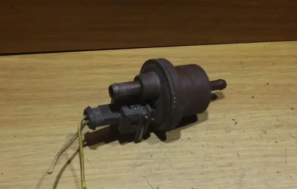 Peugeot 607 Turbo solenoid valve 2580008B