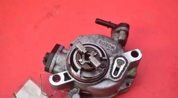 Ford Fiesta Vacuum pump 9684786780