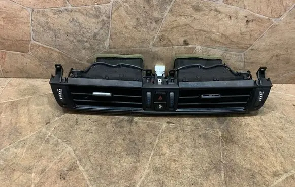BMW X5 F15 Dash center air vent grill 925264810