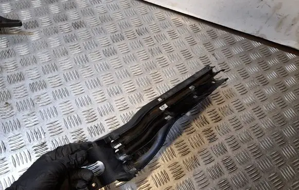 BMW X5 E70 Other engine bay part 12157583755 7583755