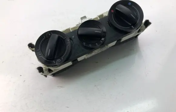Volkswagen Fox Interior fan control switch 6Q0819045T