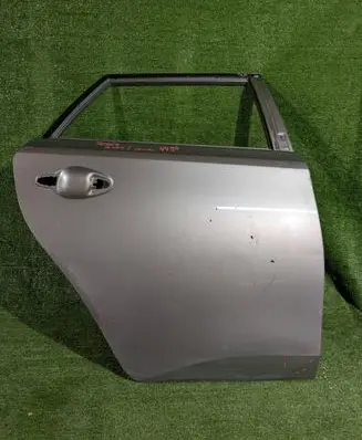 Toyota Auris E180 Rear door 
