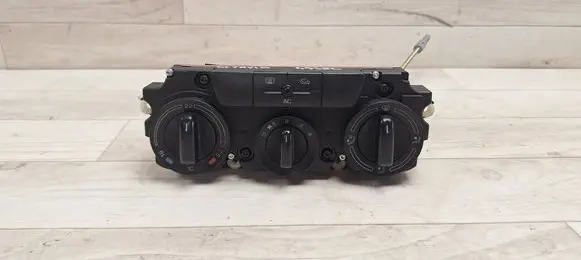 Skoda Octavia Mk2 (1Z) Climate control unit 74358110
