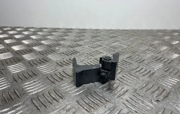 Seat Ateca Front door lower hinge 