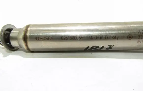 Mercedes-Benz C W205 Fuel injector A2780700687