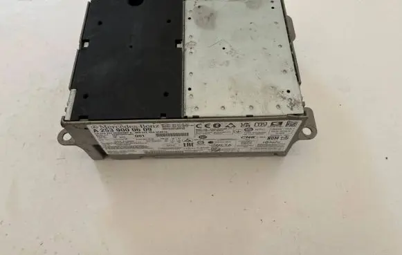 Mercedes-Benz EQC Radio/GPS head unit trim A2539000609
