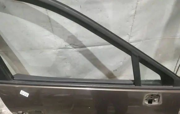 Renault Scenic III - Grand scenic III Front door glass trim molding 