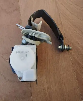 Infiniti EX Front seatbelt
