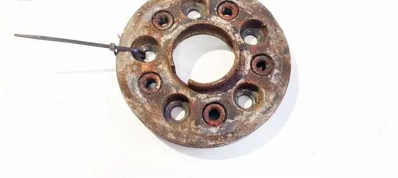 Rear wheel hub