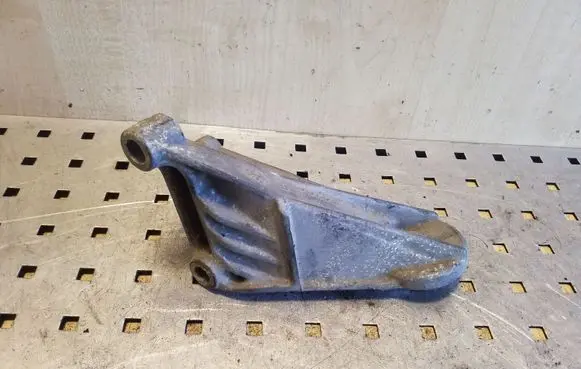 Volvo S70 V70 V70 XC Engine mounting bracket 1397889