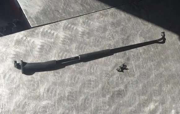 Nissan Qashqai+2 Engine bonnet/hood prop rod/strut 