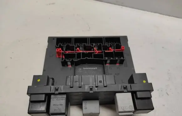 Volkswagen PASSAT B6 Comfort/convenience module H54S2202 3C0937049AL F005V00663