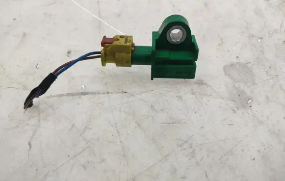 Volkswagen Golf VI Airbag deployment crash/impact sensor 5K0959351 6R0973323