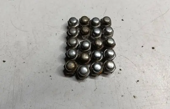 Nissan Note (E12) Nuts/bolts 