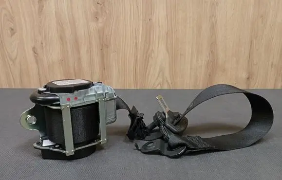 Mercedes-Benz E A207 Rear seatbelt 2078601685 A2078601685