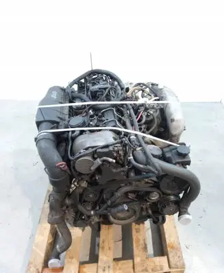 Mercedes-Benz S W220 Engine