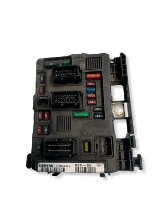 Citroen C5 Fuse module 9643498680 136681472