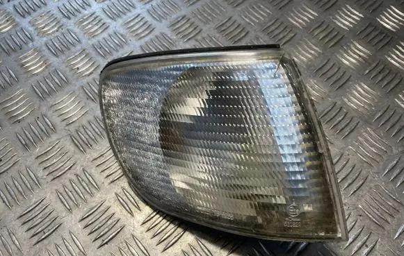 Audi A6 S6 C4 4A Front indicator light 185265B