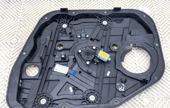 Hyundai Tucson TL Front door window regulator with motor 