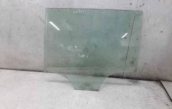 Skoda Fabia Mk2 (5J) Rear door window glass