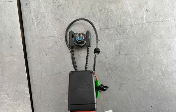 Volvo XC60 Front seatbelt buckle 31369301