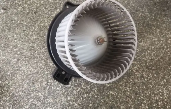 Mazda 2 Heater fan/blower 8727000690