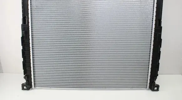 BMW M5 F90 Coolant radiator 17118096936 8096936