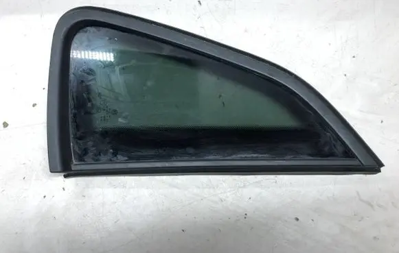 Volkswagen Polo VI Rear side window